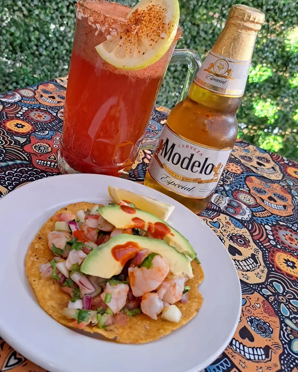 Tostada de ceviche de camarón
